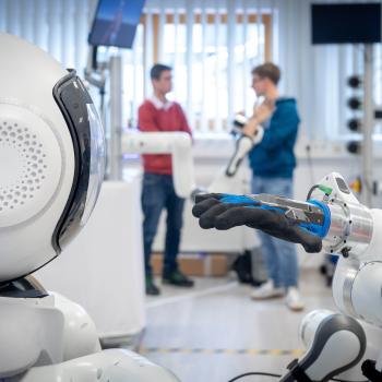 a robot with a human-like hand