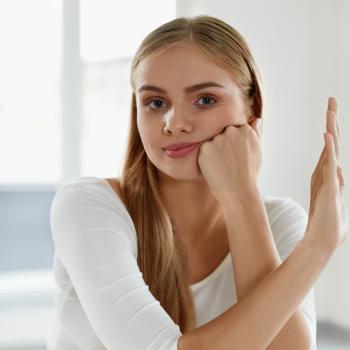 woman saying no to vaccine